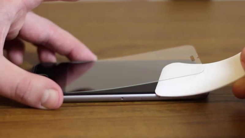 Clean the Iphone Screen